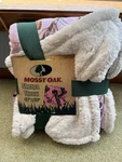 Mossy Oak Sherpa Fleece Throw Blanket Camo Outdoor Lodge 50 X 60 In. Fixed Price $20.00.