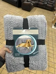 Brentwood Woof Waterproof Pet Blanket & Protector Oversized Faux Fur. Fixed Price $43.55.