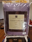 New Concierge Collection Soft& Cozy Queen Blanket. Fixed Price $40.00.