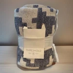Oversized Houndstooth Throw Blanket Gray Cream Nwt. Fixed Price $21.00.