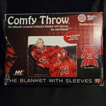 The Northwest University Of Nebraska Cornhuskers Comfy Throw Blanket Sleeves. Fixed Price $19.95.