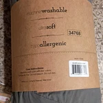 Empiry Ultra Soft Hypoallergenic Machine Washable Queen Blanket Gray. Fixed Price $28.90.