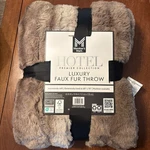 Members Mark Hotel Premier Collection Luxury Faux Fur Throw Taupe Chinchilla New. Fixed Price $50.00.