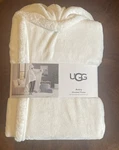 New Ugg Avery Plush & Sherpa Hooded Throw Blanket With Pockets In Snow 50" X 60". Fixed Price $34.99.